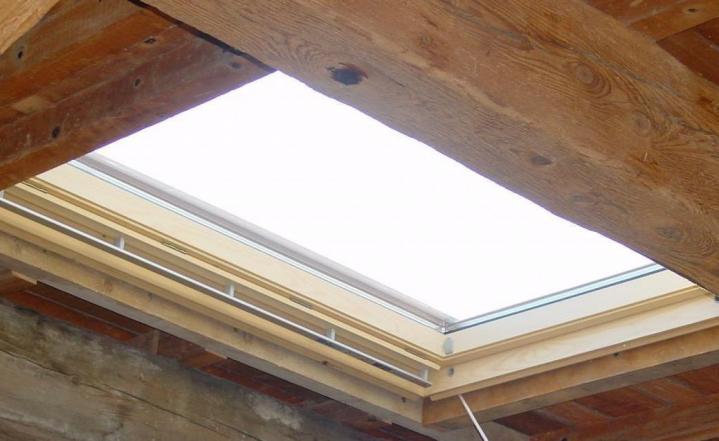 Pose de Fenêtre de toit Vélux Béziers